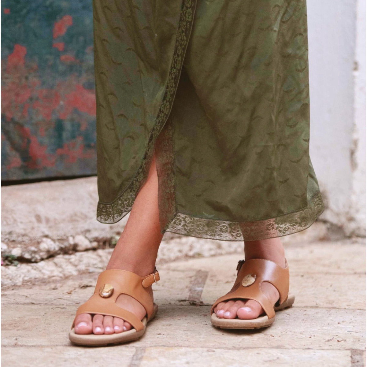 
77:77 Iconic H women's grounding shoes with Picture Jasper crystal